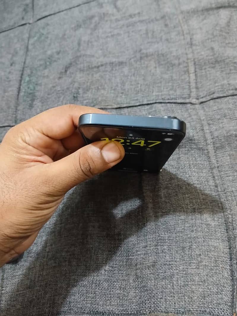 Apple iPhone 14 3