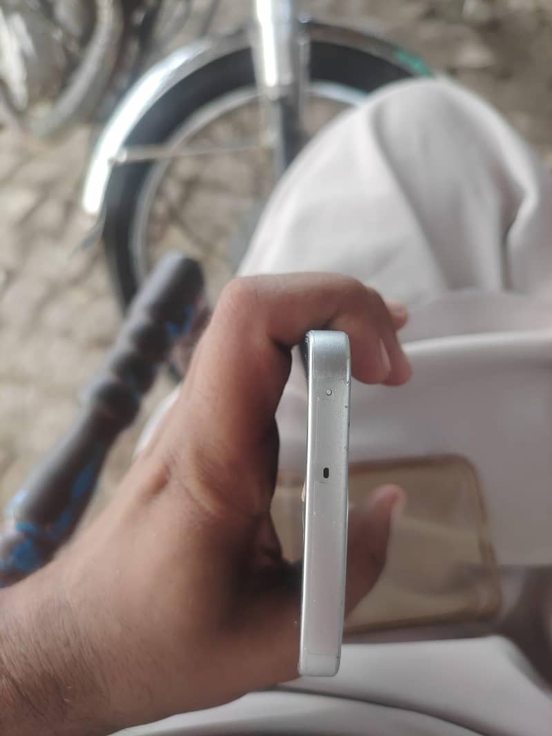 OPPO A6s pro 4