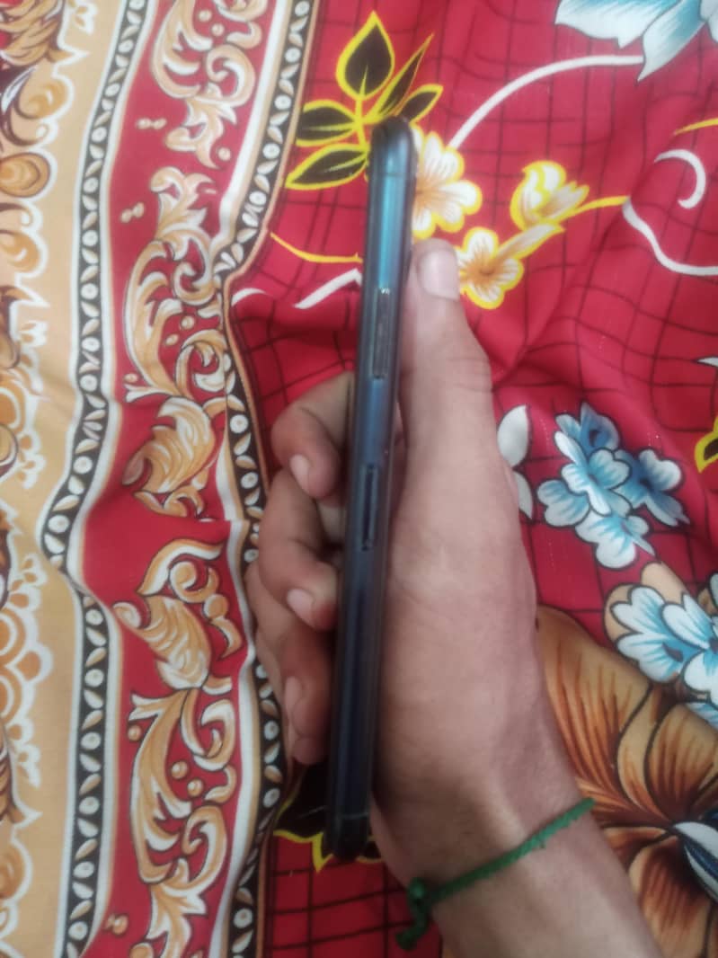 Apple iPhone 11 Pro Max 2