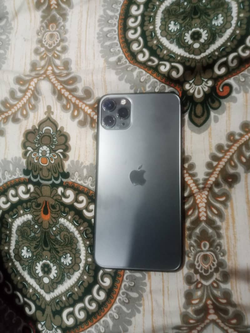 Apple iPhone 11 Pro Max 4