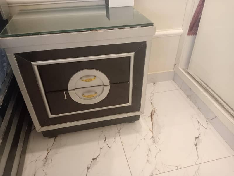 used bed set side table and dressing table 2