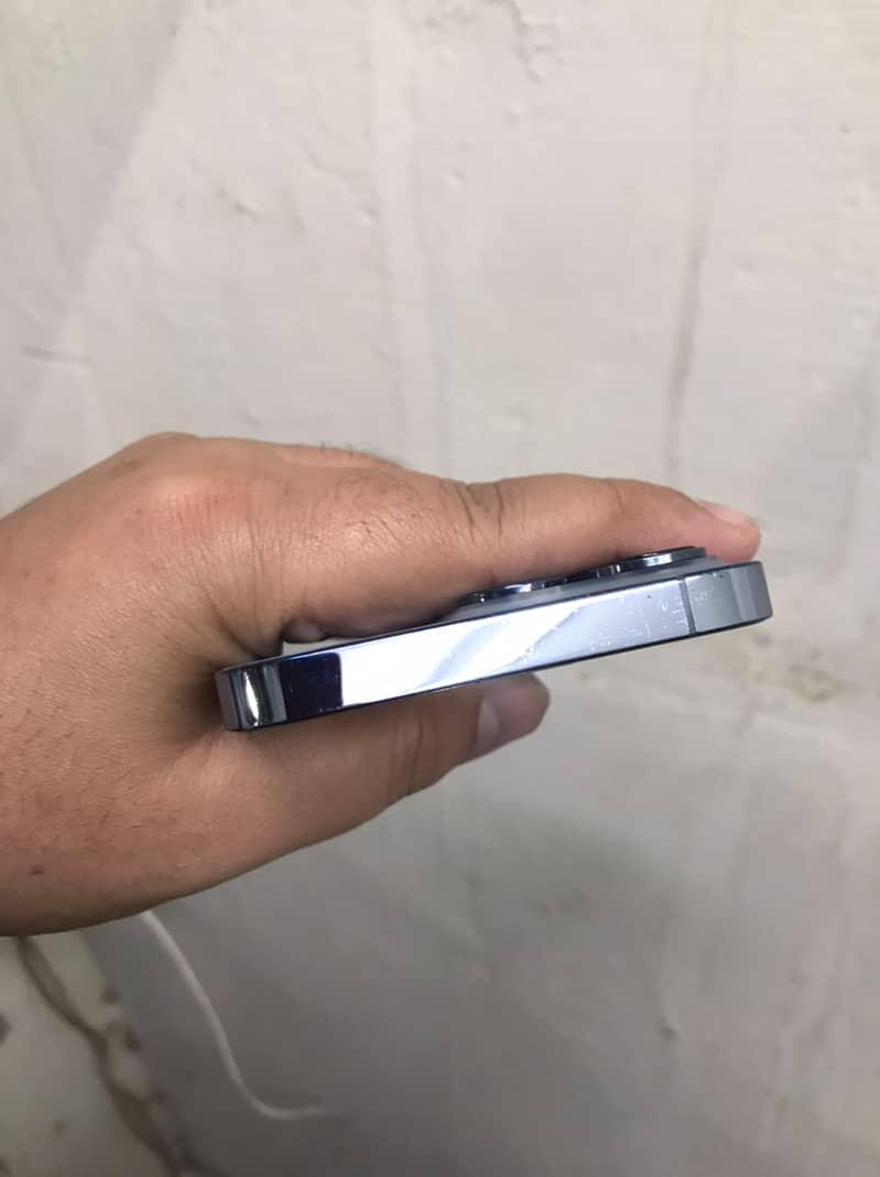 Apple iPhone 13 Pro 2