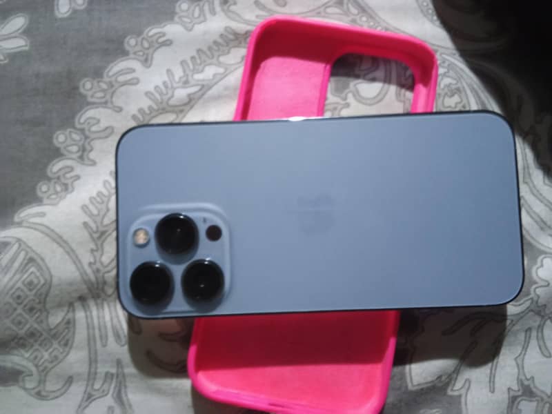 Apple iPhone 13 Pro 0