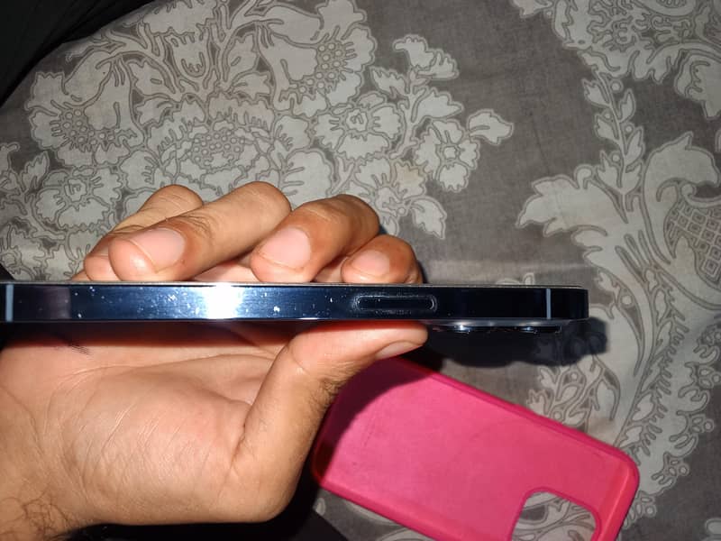 Apple iPhone 13 Pro 2