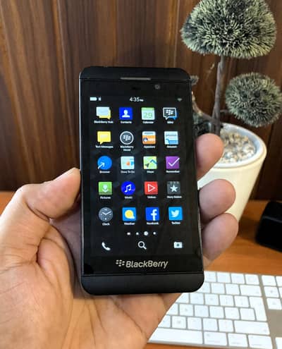 BlackBerry Z10 – PTA Approved 4G LTE Full Touch Smartphone
