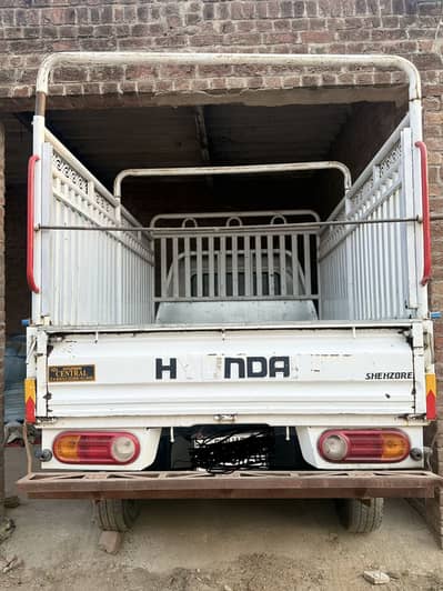 Hyundai Shehzore 2000