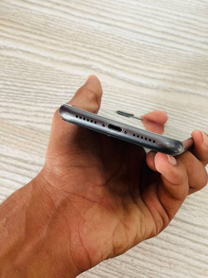 iPhone 11 9