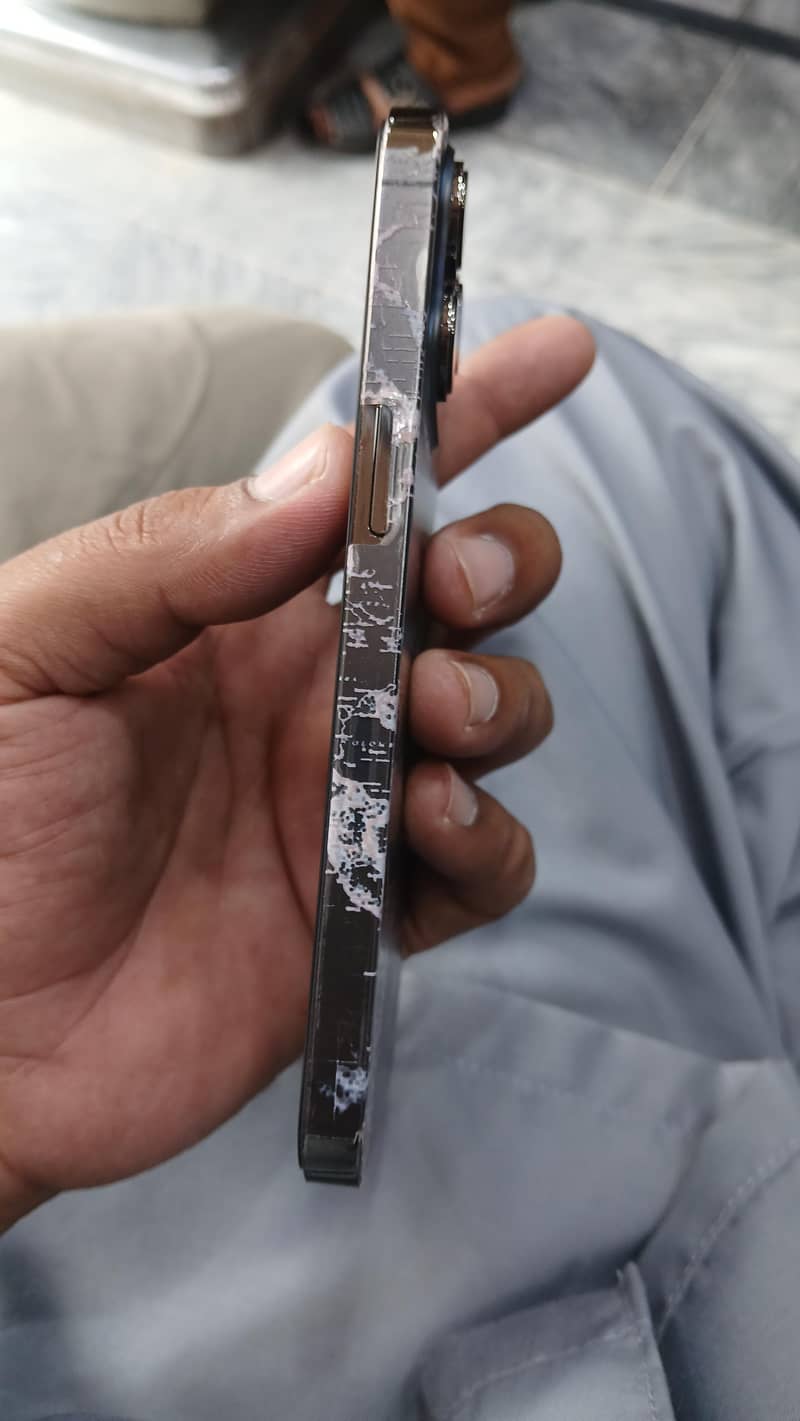 Apple iPhone 13 Pro 2