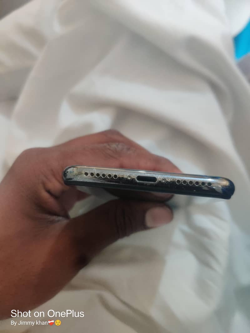 Apple iPhone X 3