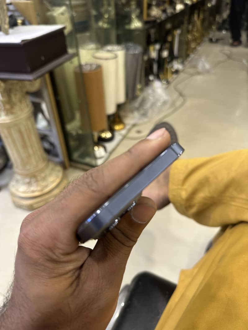 Apple iPhone 13 Pro Max 1