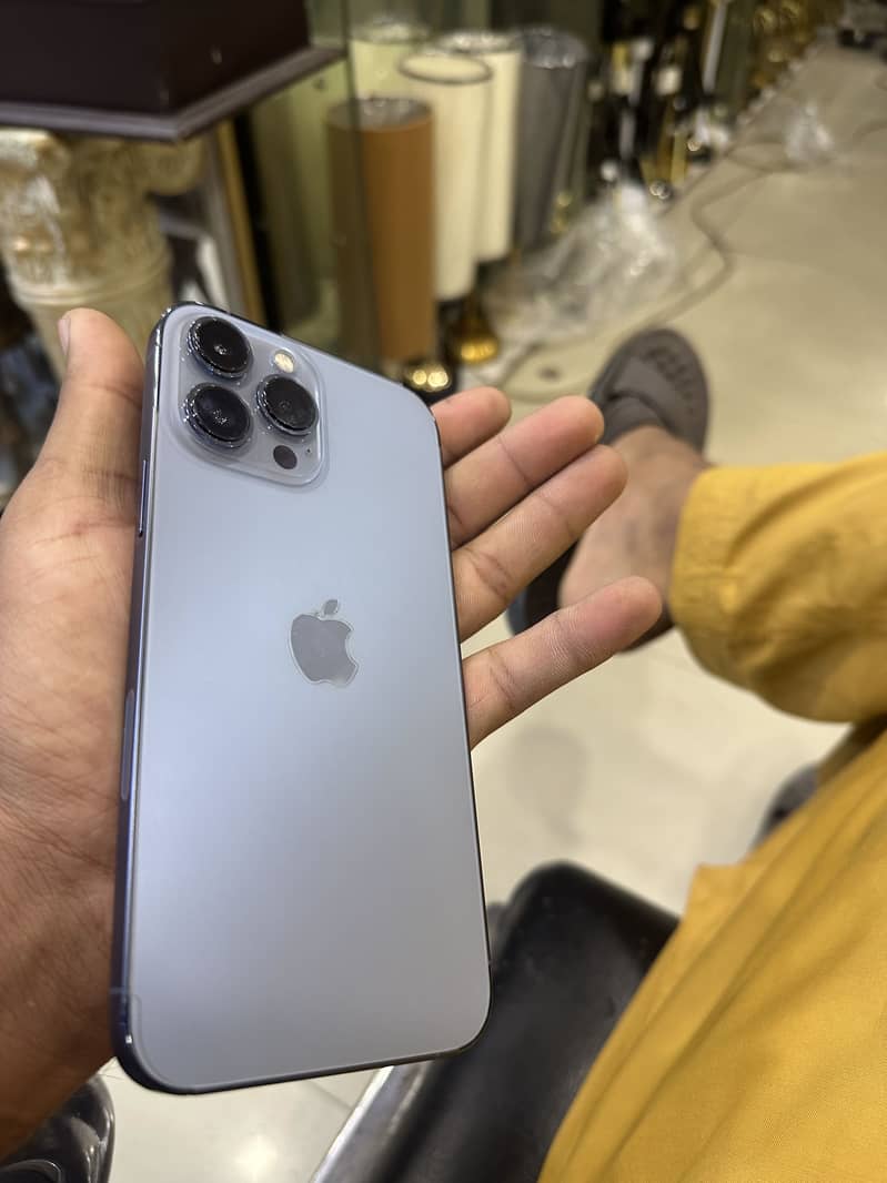 Apple iPhone 13 Pro Max 6