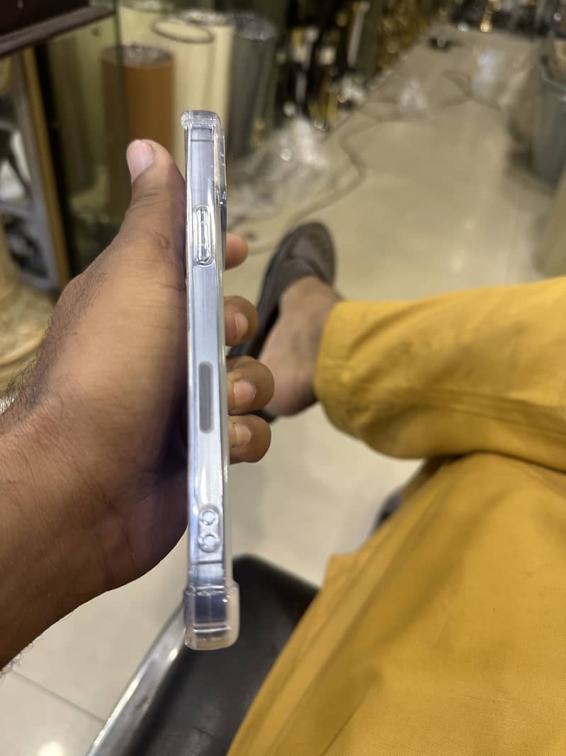 Apple iPhone 13 Pro Max 8