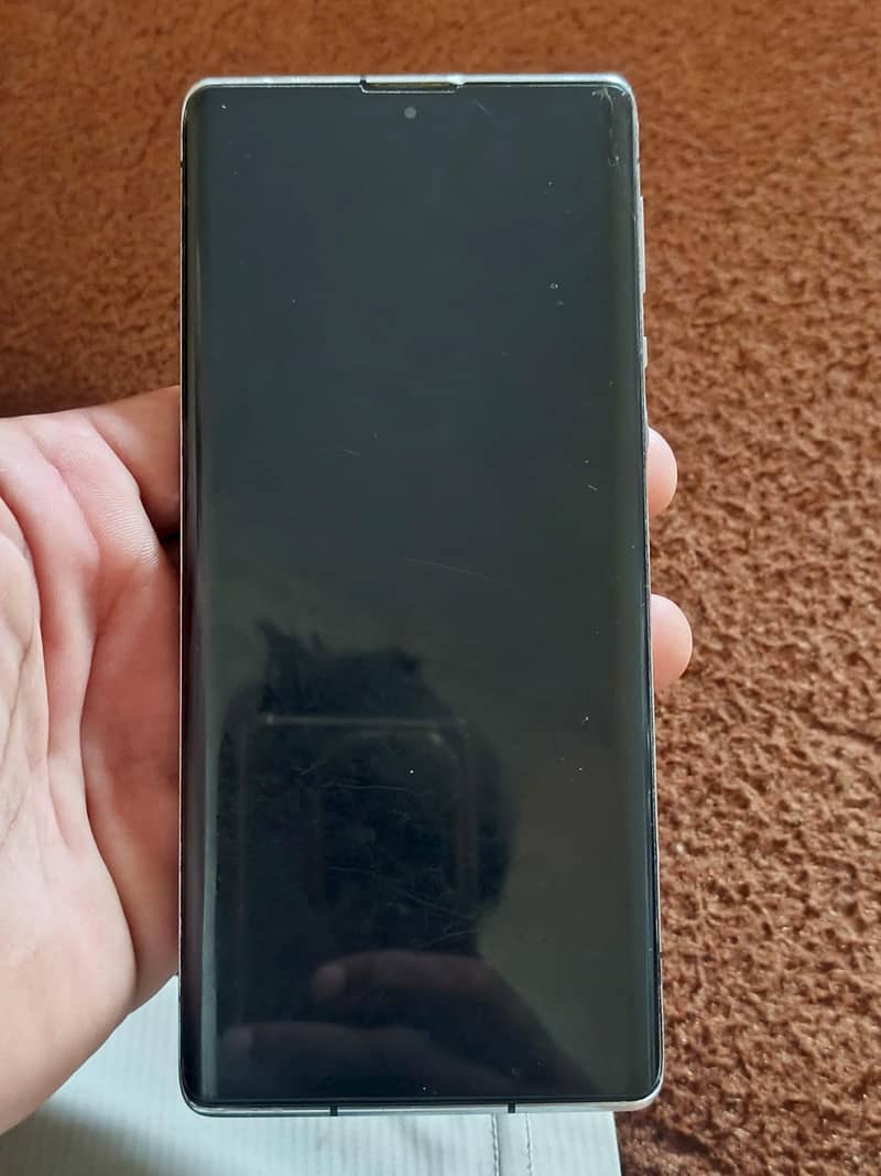 Sharp Aquos Zero6 1