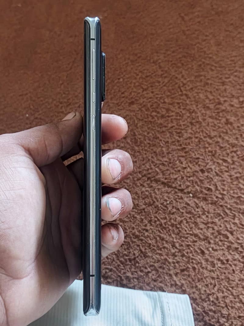 Sharp Aquos Zero6 3