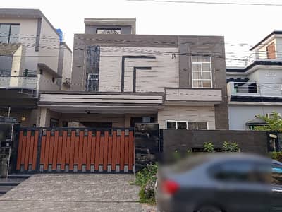 Ready To Buy A Near to Park House In Central Park - Block A Lahore