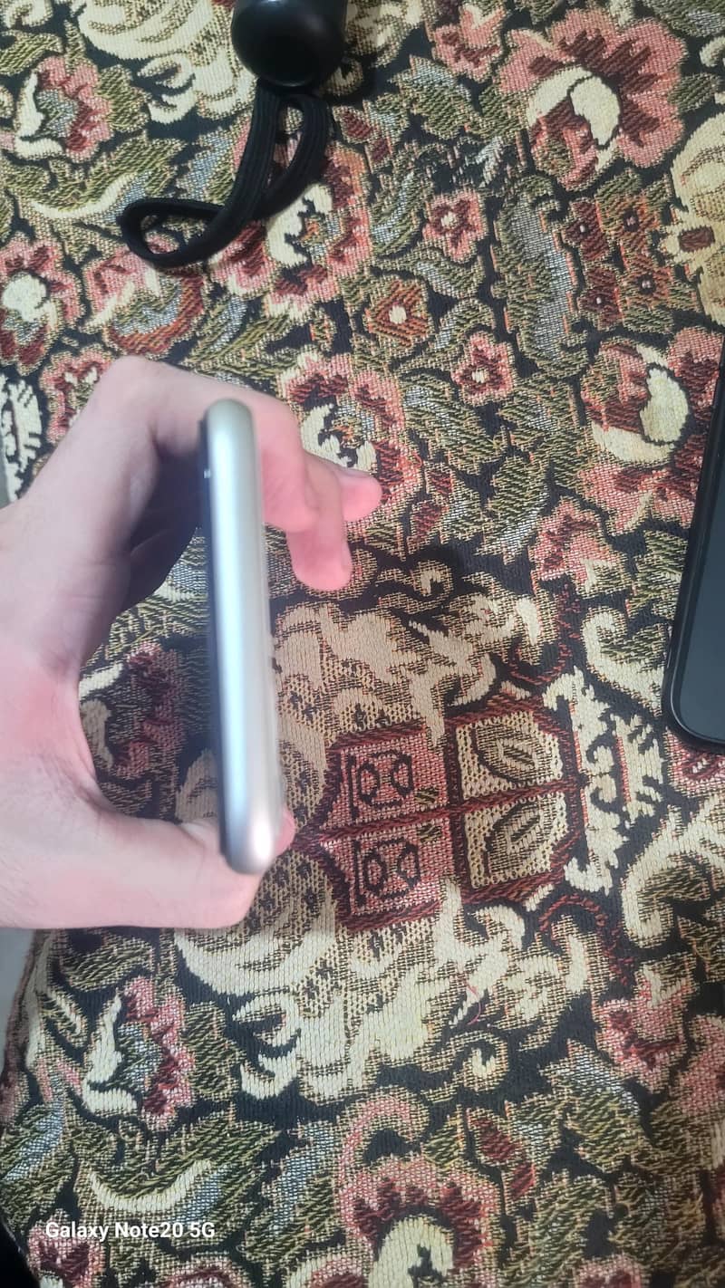 Apple iPhone 11 5
