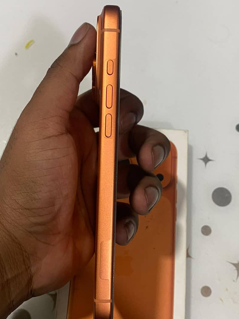 Apple iPhone 17 Pro Max 4