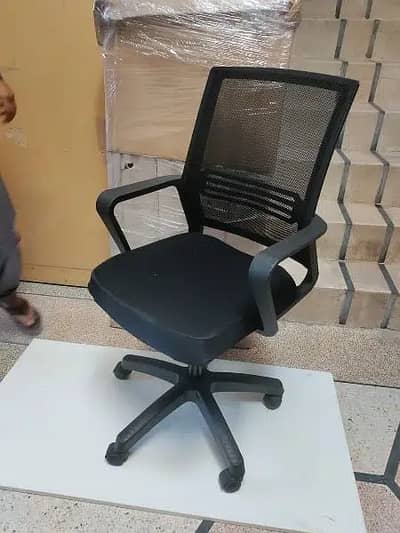 EXECUTIVE CHAIR/ STAFF CHAIR/COMPUTER CHAIR/OFFICE CHAIR/OFFICE TABLE