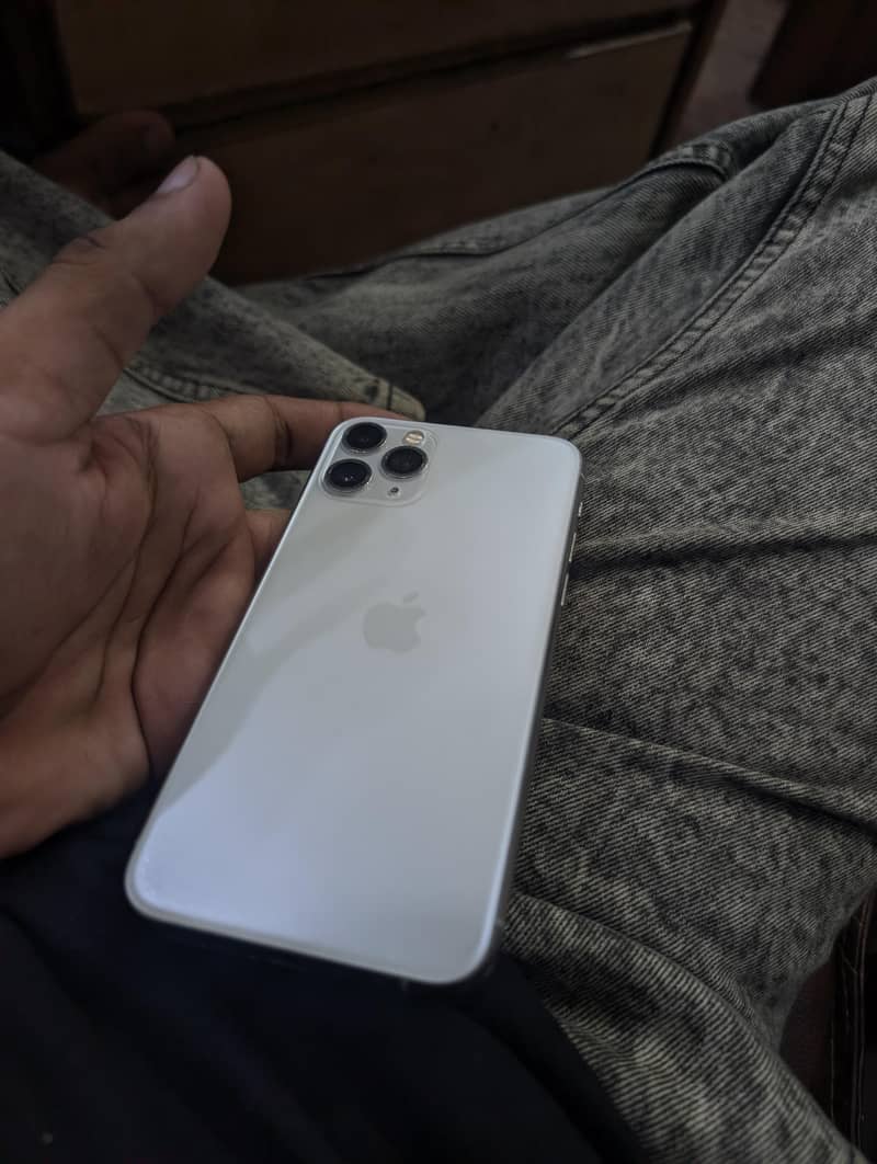 Apple iPhone 11 Pro 0