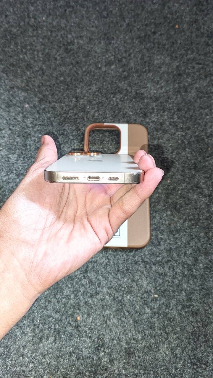 Apple iPhone 13 Pro 1