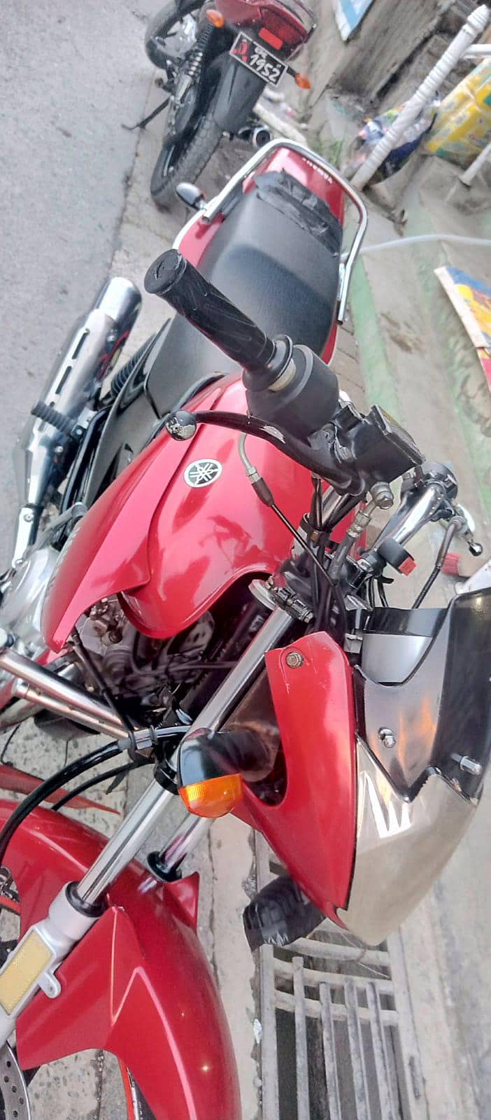 ybr 2015 model 1