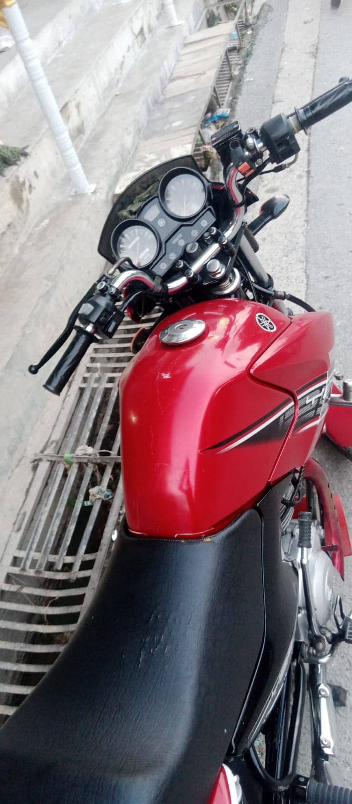 ybr 2015 model 8