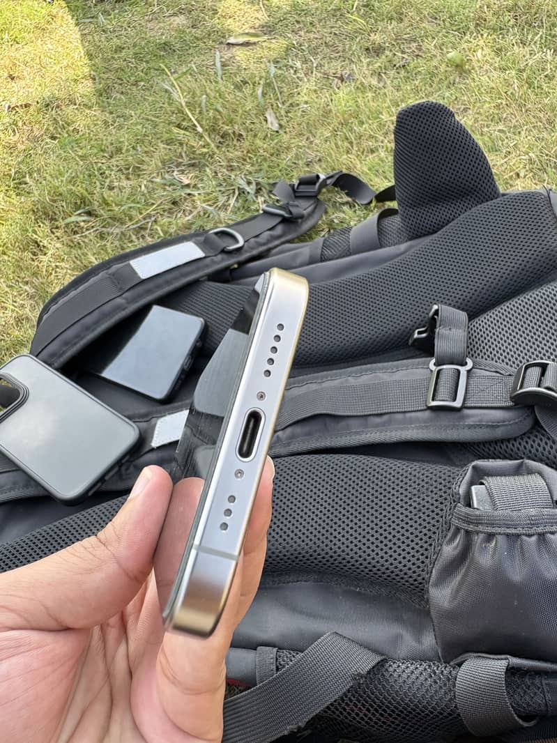 Apple iPhone 15 Pro 2