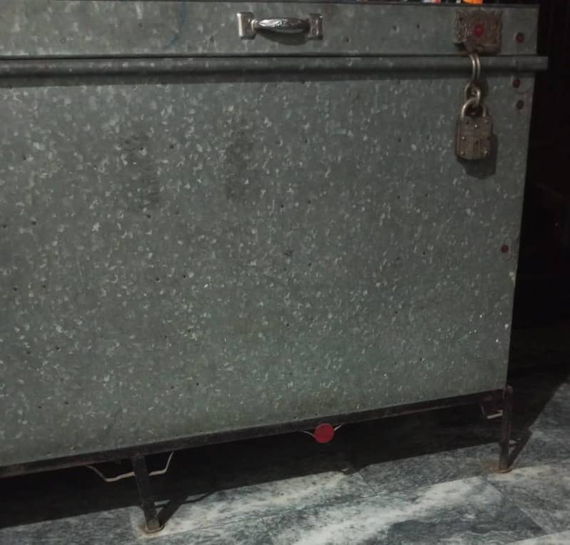 iron trunk 1