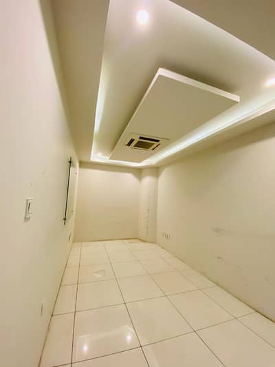 Office Space Available for Rent in Blue area Total:5500-SQF