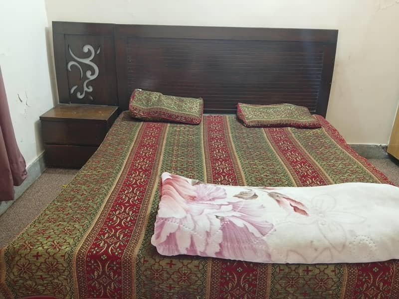 bed set with dressing table 0