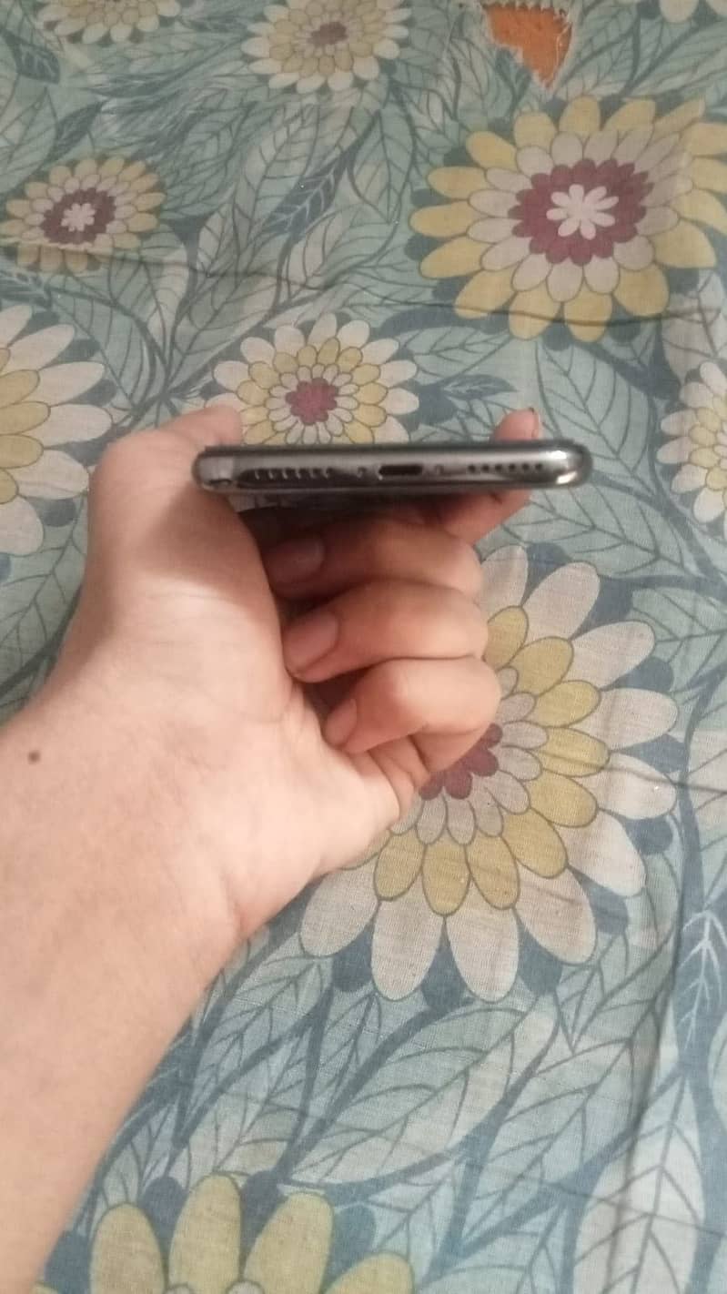Apple iPhone X 0