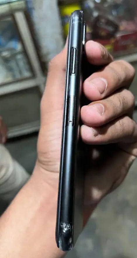 Apple iPhone X 3