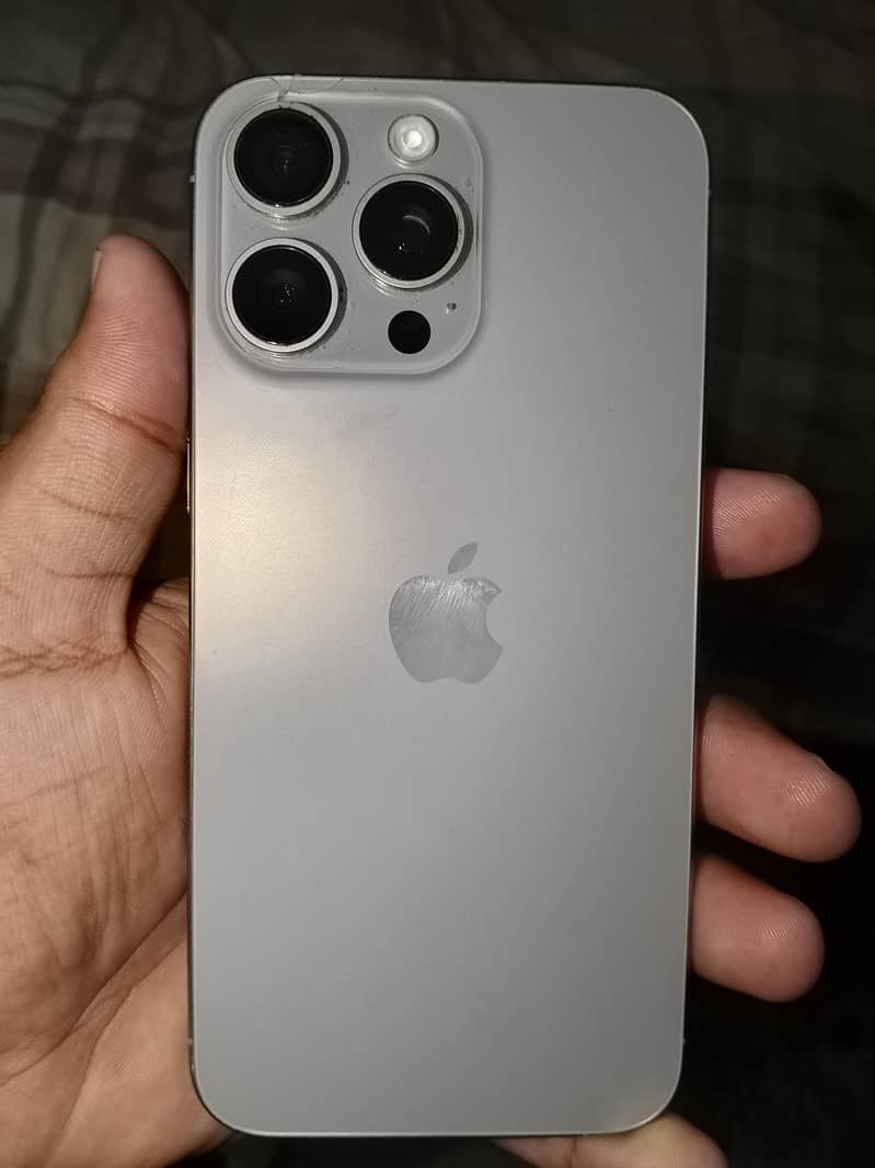 Apple iPhone 15 Pro Max 7