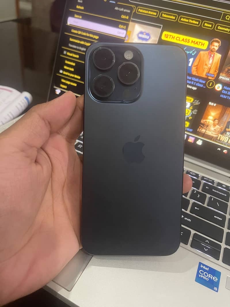 Apple iPhone 15 Pro Max 3