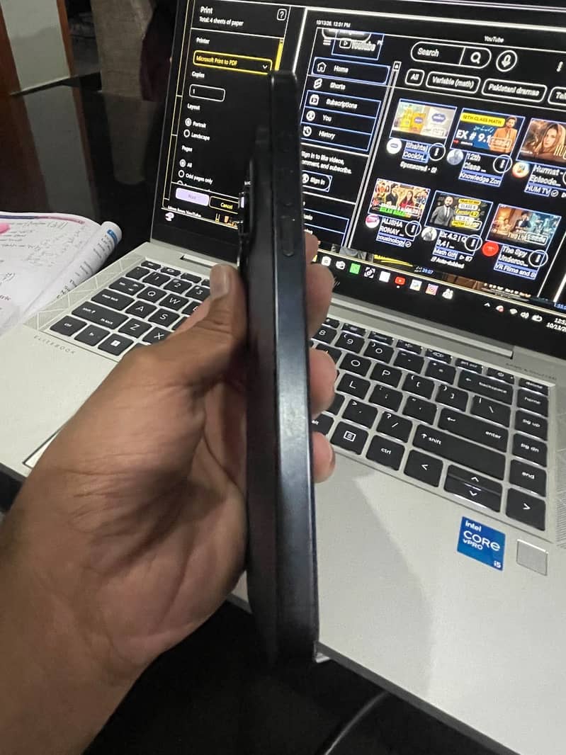 Apple iPhone 15 Pro Max 4