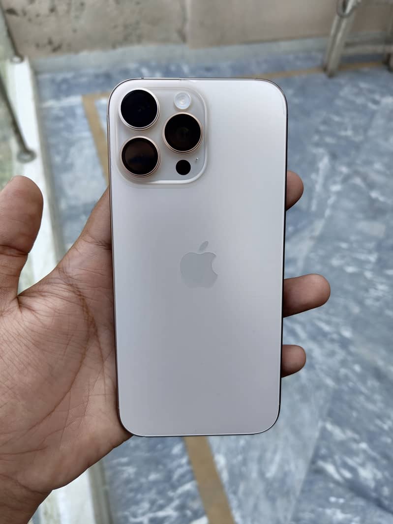 iPhone 16 Pro Max 0