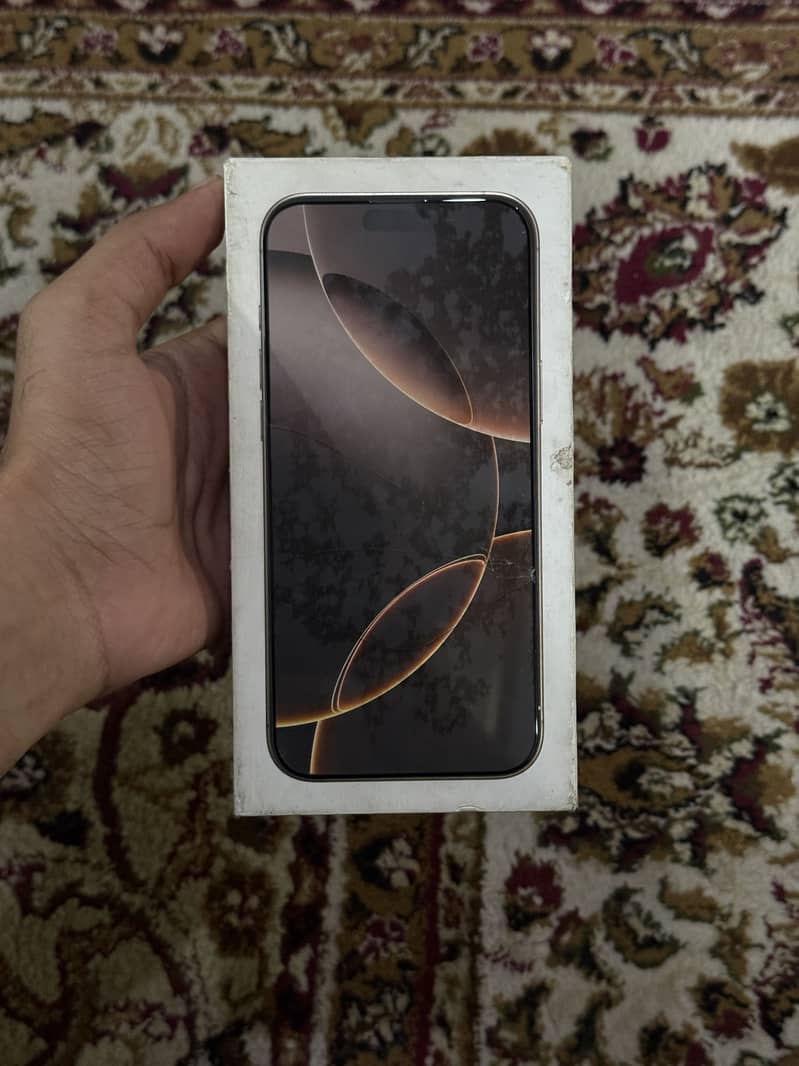 iPhone 16 Pro Max 8