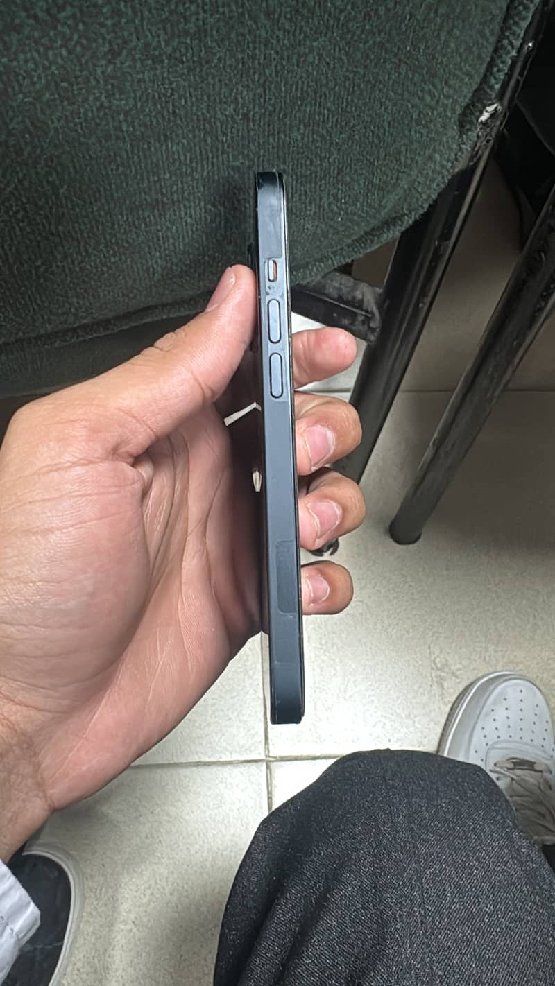 Apple iPhone 14 3