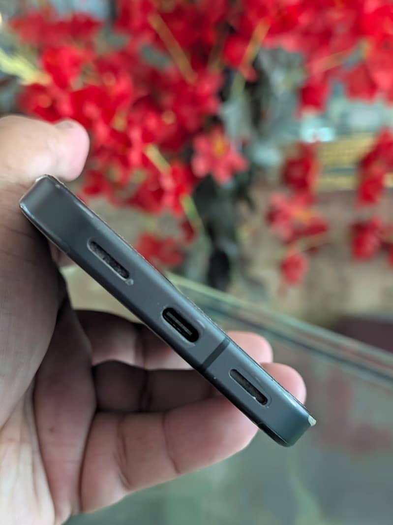 Google Pixel 10 3