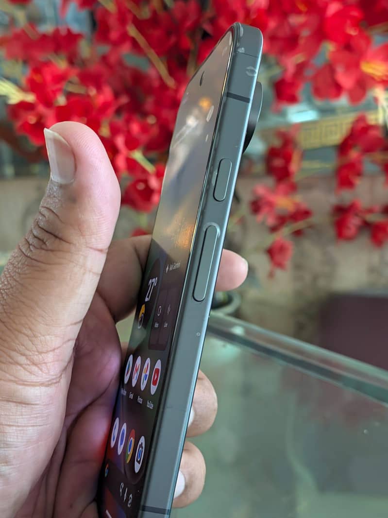 Google Pixel 10 5