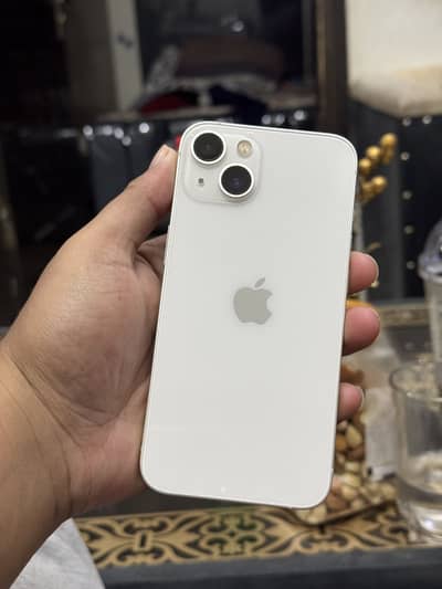 Apple iPhone 13