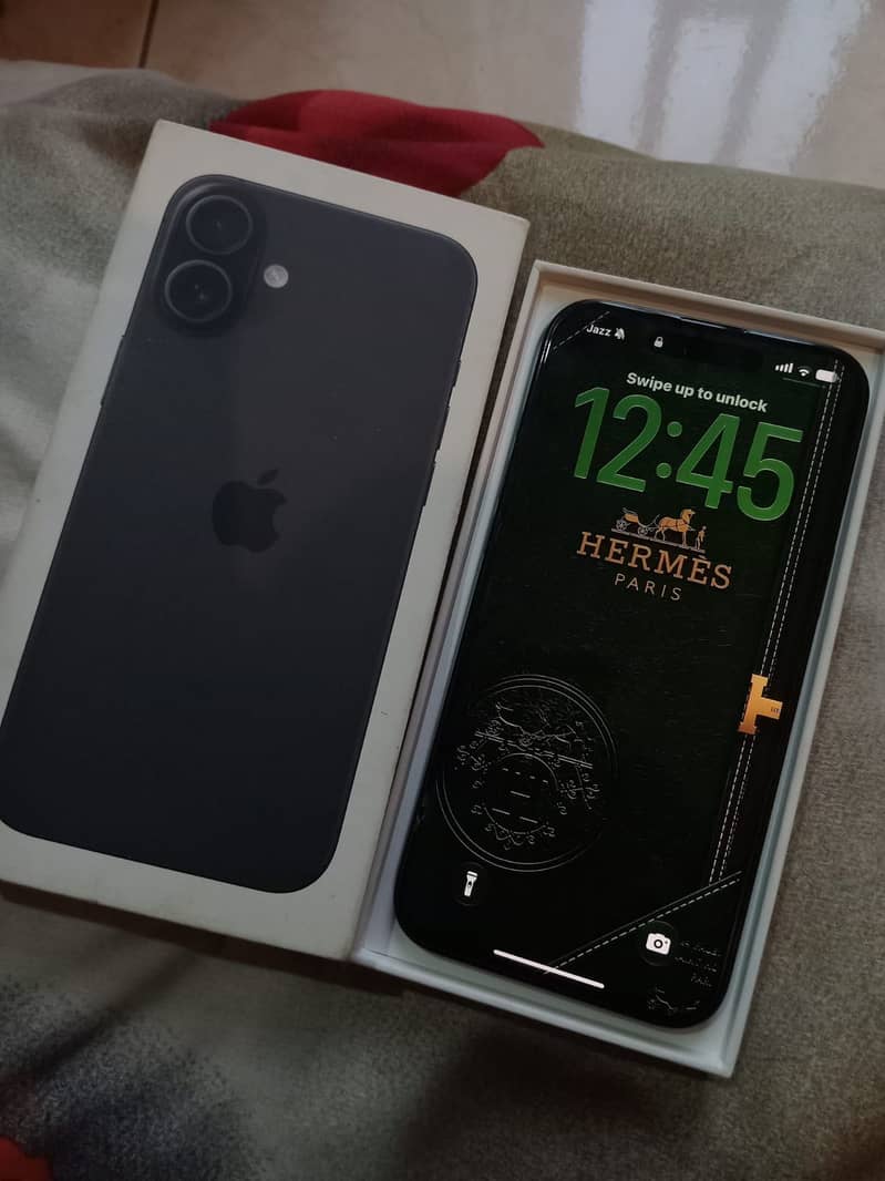 Apple iPhone 16 Plus 1