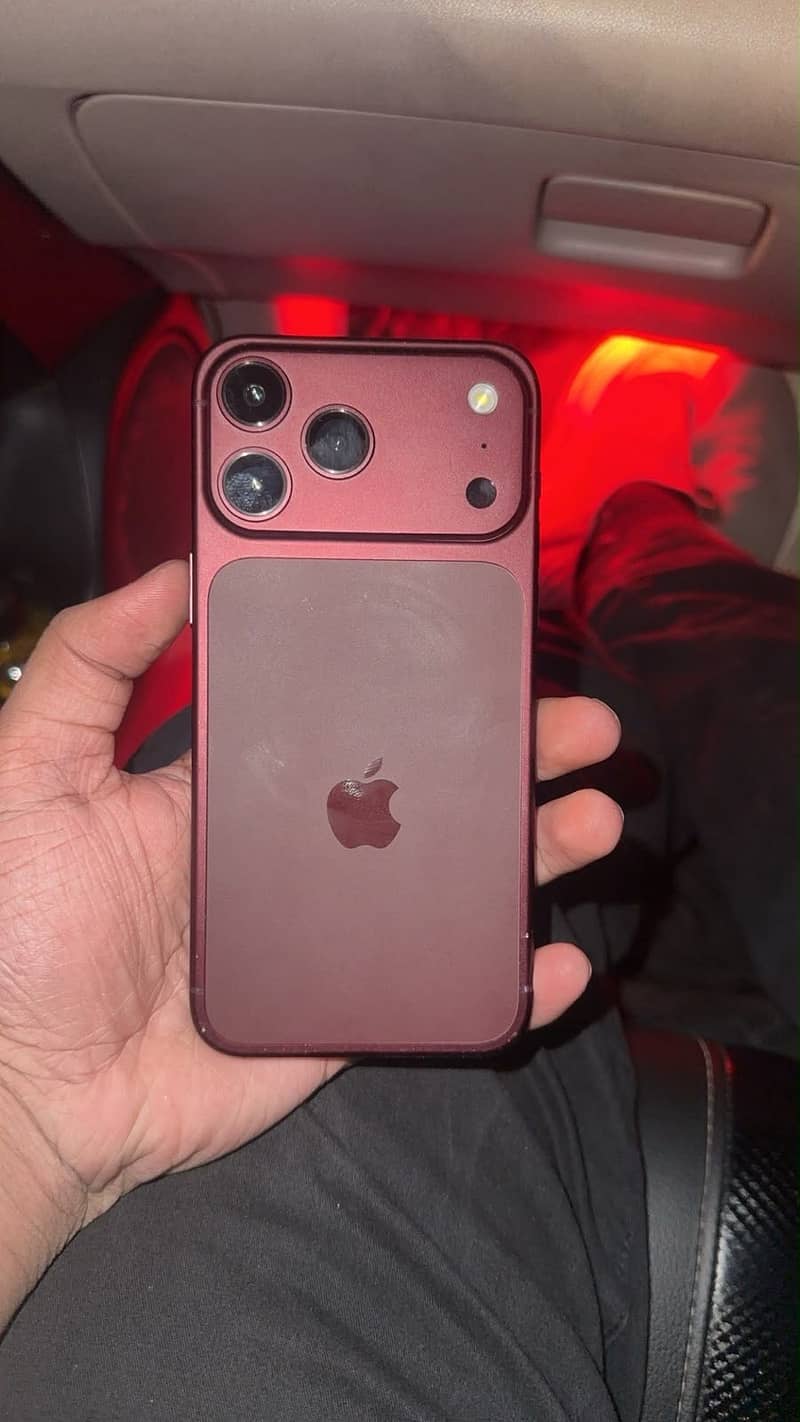 Apple iPhone 14 Pro Max 0