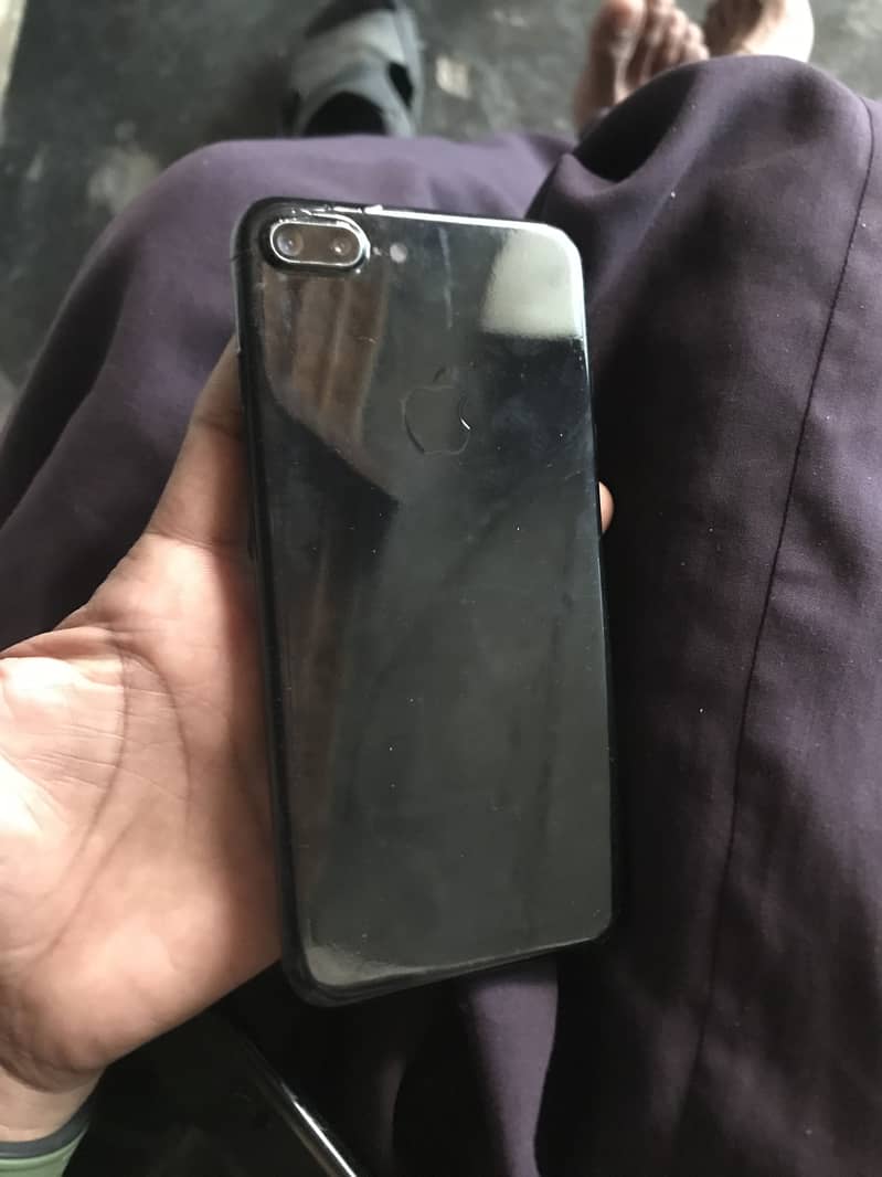 Apple iPhone 7 plus 4