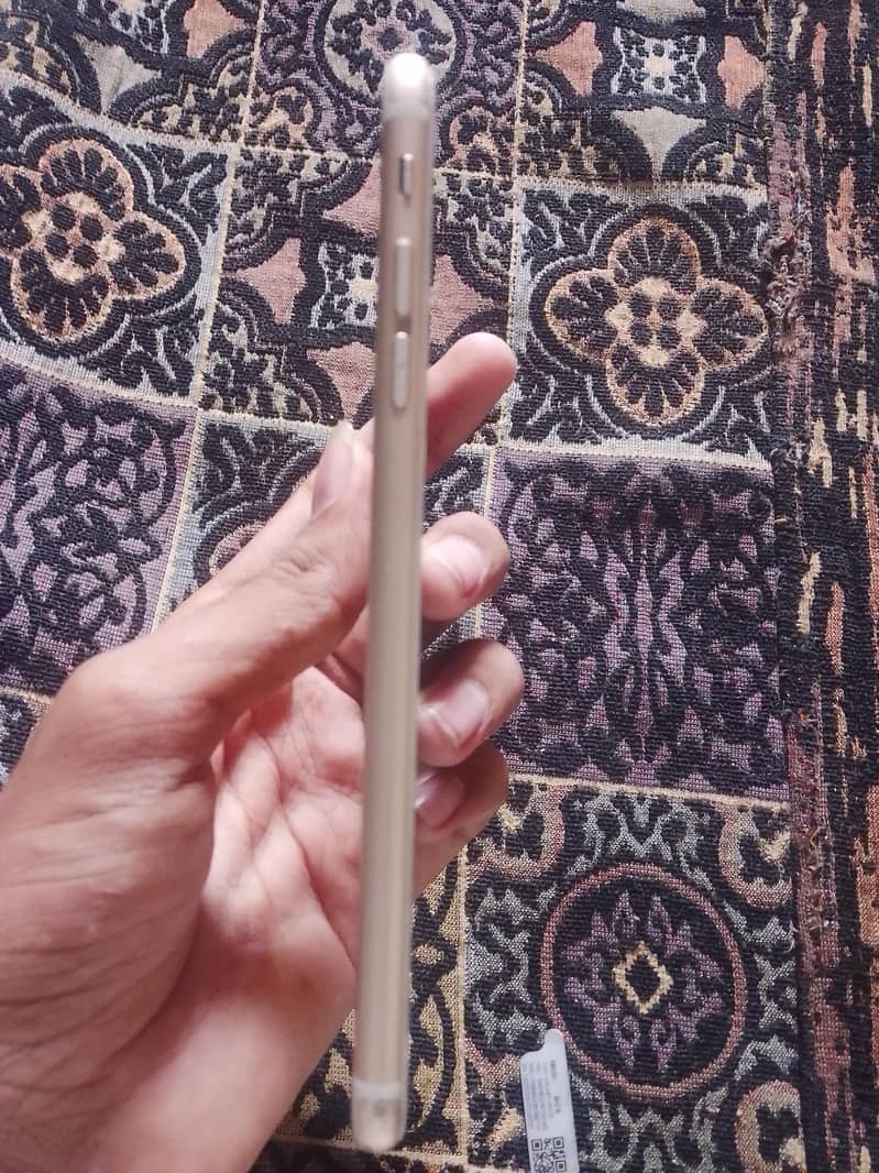 Apple iPhone 6S Plus 4
