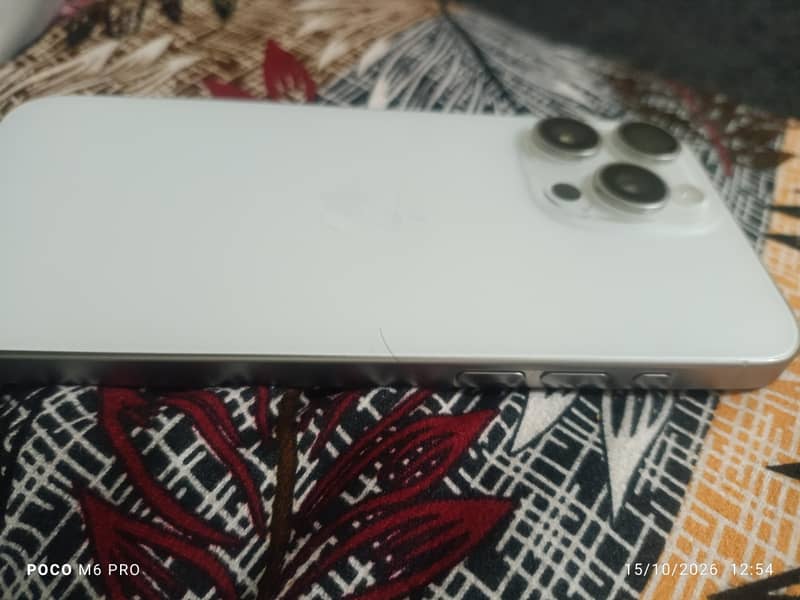 Apple iPhone 15 Pro Max 2
