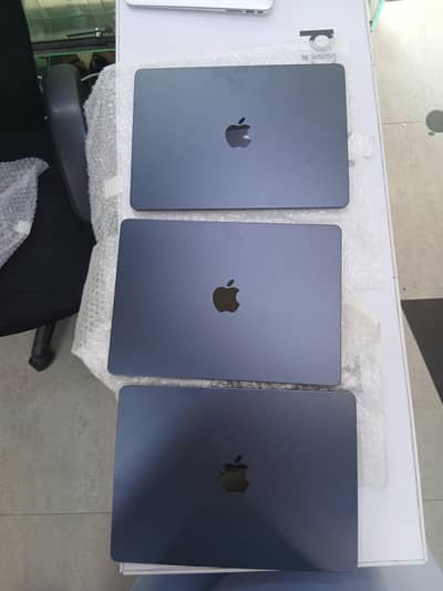 Macbook Air M2, 16/1Tb, Non Active,  One Year Warranty
