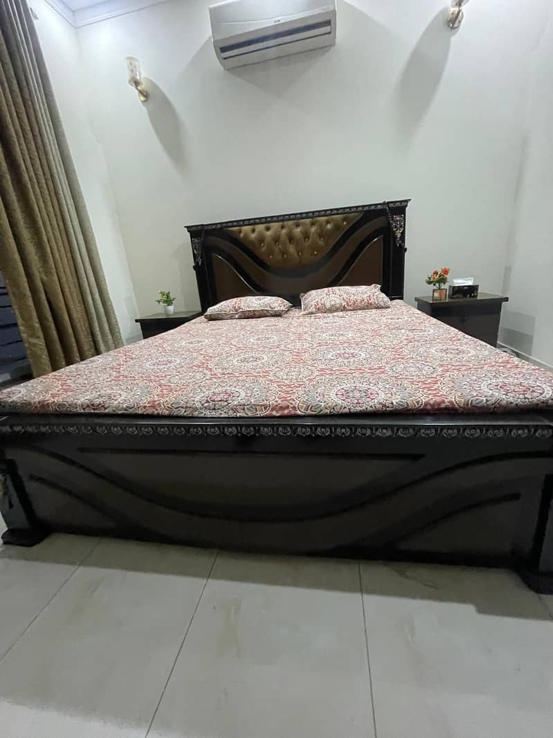 bed set with slide table 0