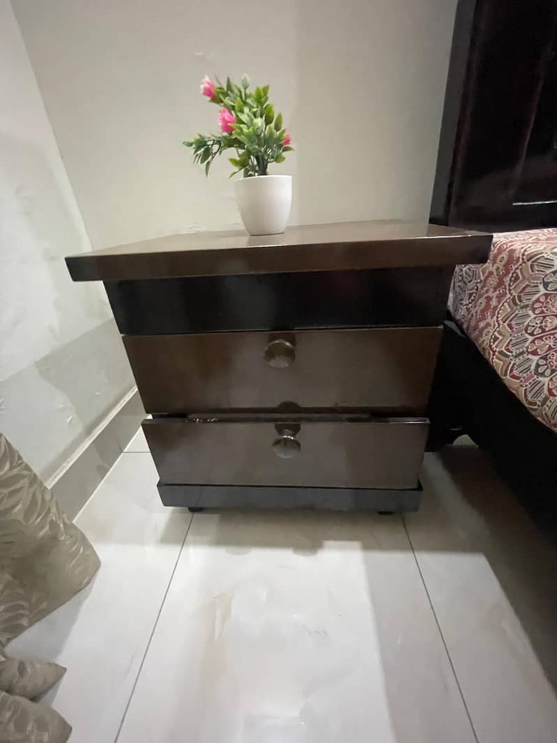 bed set with slide table 3