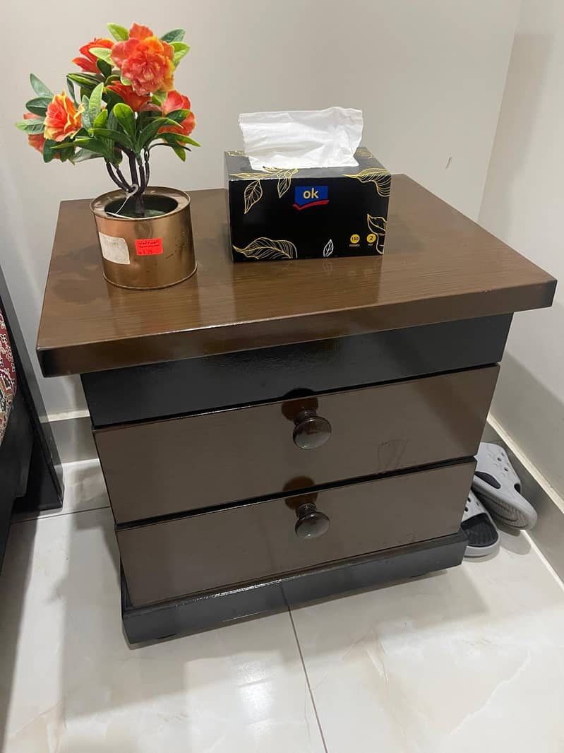 bed set with slide table 4